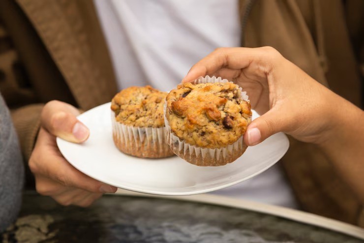 cara menghangatkan makanan sisa, tips panaskan nasi agar tidak keras, panaskan pizza agar renyah, cara memanaskan pasta, food waste solusi, trik dapur ibu muda, menghemat makanan di rumah
